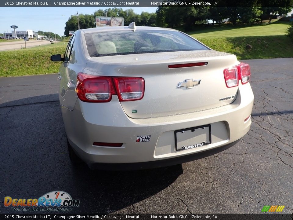 2015 Chevrolet Malibu LT Champagne Silver Metallic / Cocoa/Light Neutral Photo #4