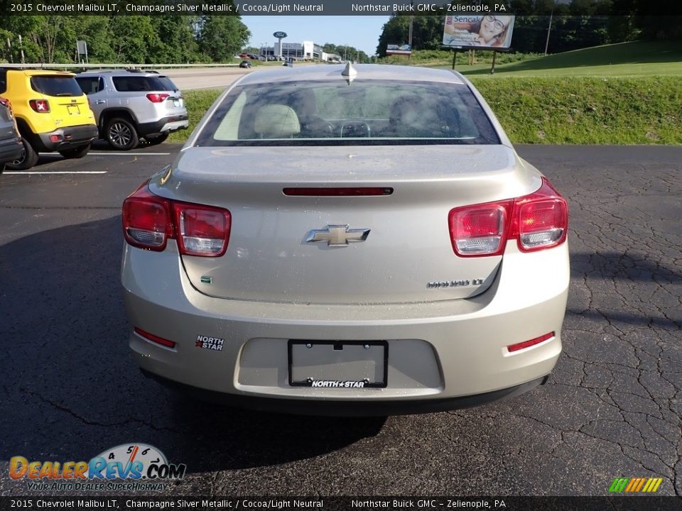 2015 Chevrolet Malibu LT Champagne Silver Metallic / Cocoa/Light Neutral Photo #5