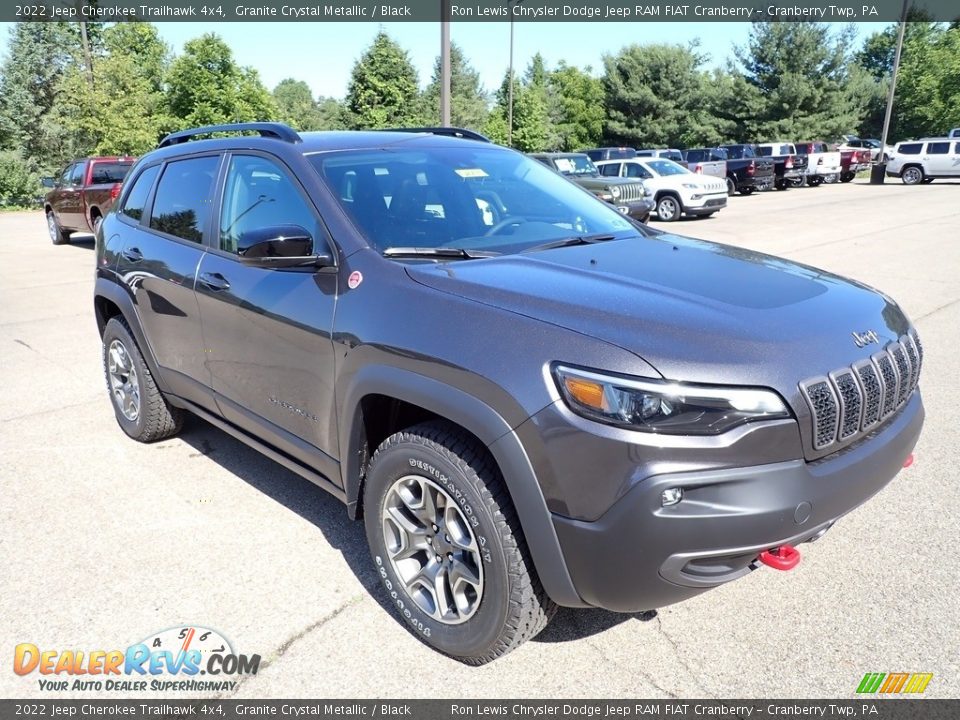 Front 3/4 View of 2022 Jeep Cherokee Trailhawk 4x4 Photo #7