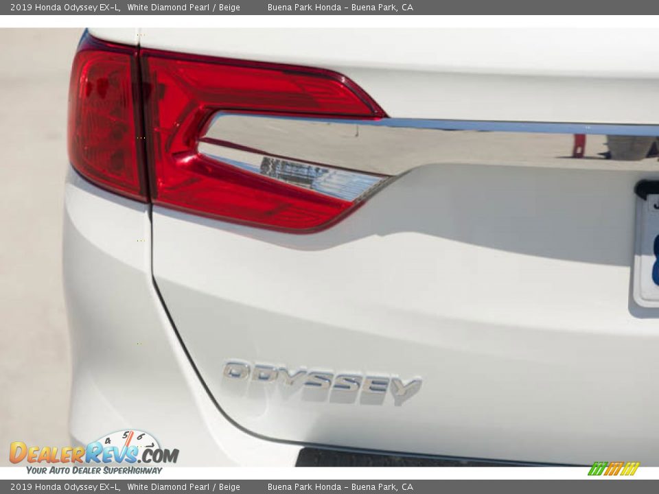 2019 Honda Odyssey EX-L White Diamond Pearl / Beige Photo #10