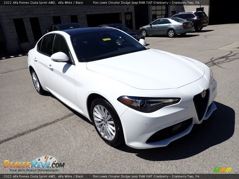 Front 3/4 View of 2022 Alfa Romeo Giulia Sprint AWD Photo #7