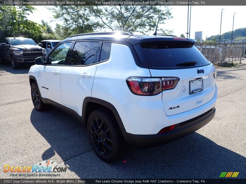 2022 Jeep Compass Altitude 4x4 Bright White / Black Photo #3