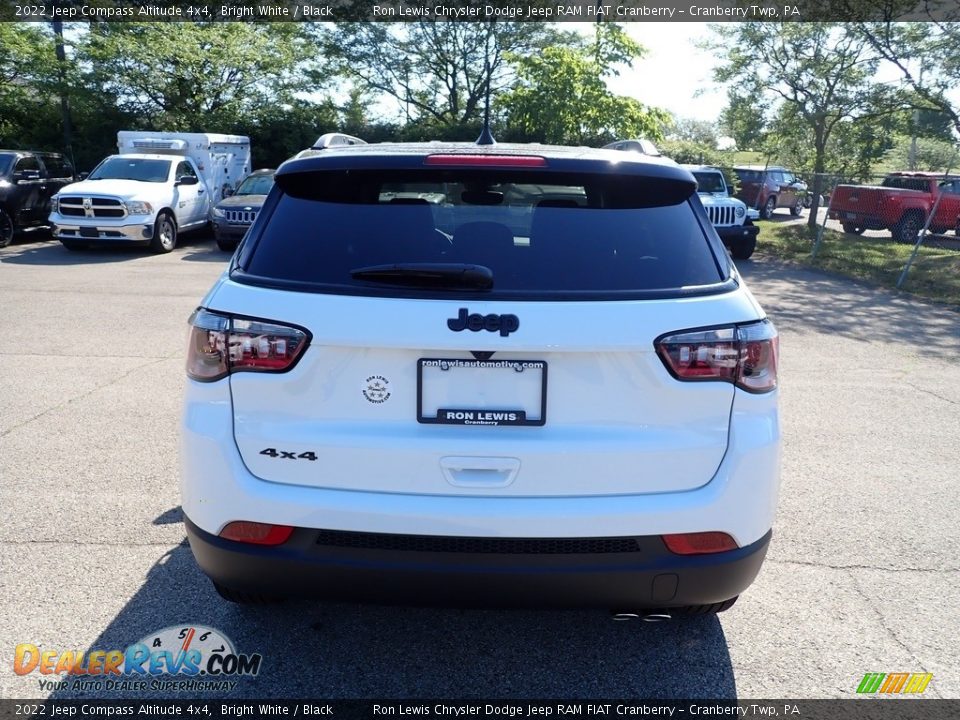 2022 Jeep Compass Altitude 4x4 Bright White / Black Photo #4