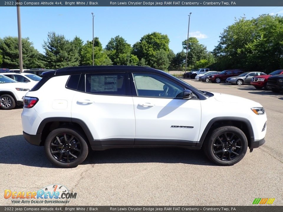 2022 Jeep Compass Altitude 4x4 Bright White / Black Photo #6