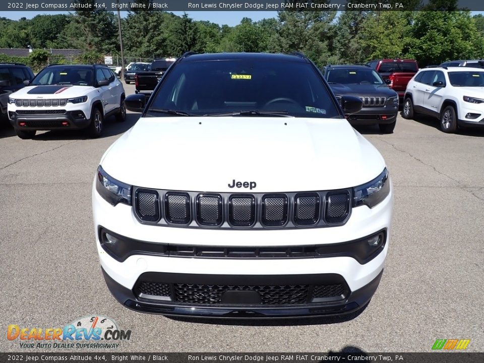 2022 Jeep Compass Altitude 4x4 Bright White / Black Photo #8