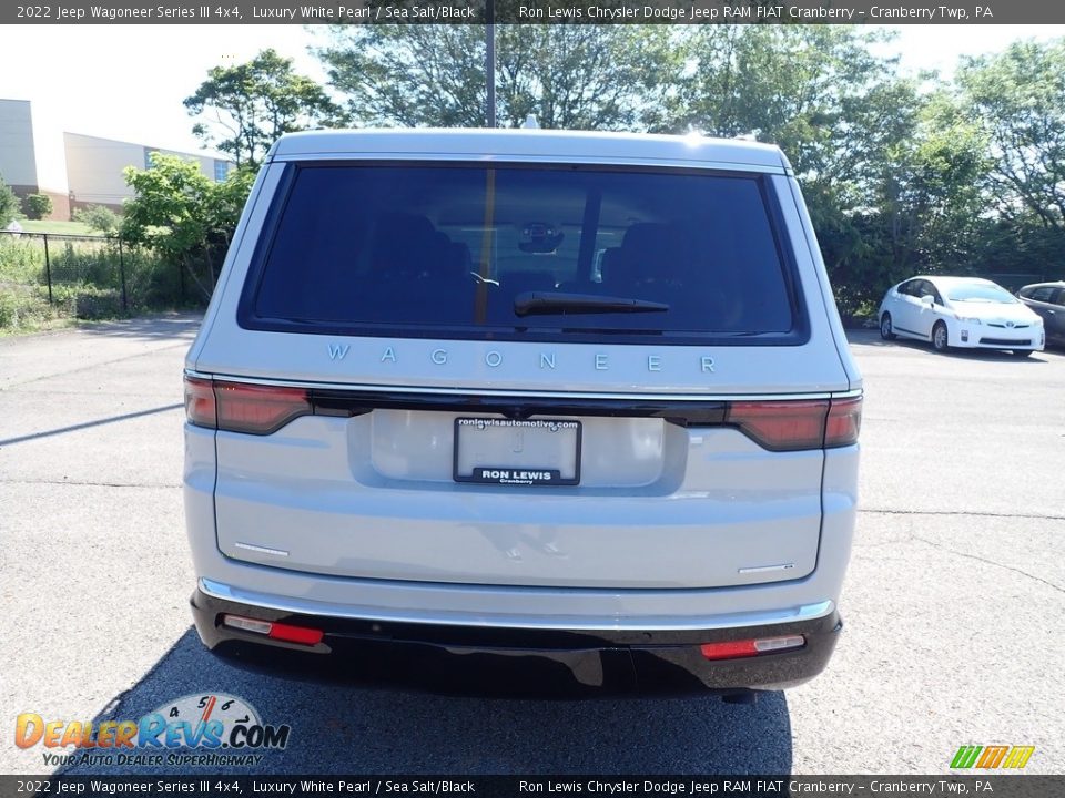 2022 Jeep Wagoneer Series III 4x4 Luxury White Pearl / Sea Salt/Black Photo #4