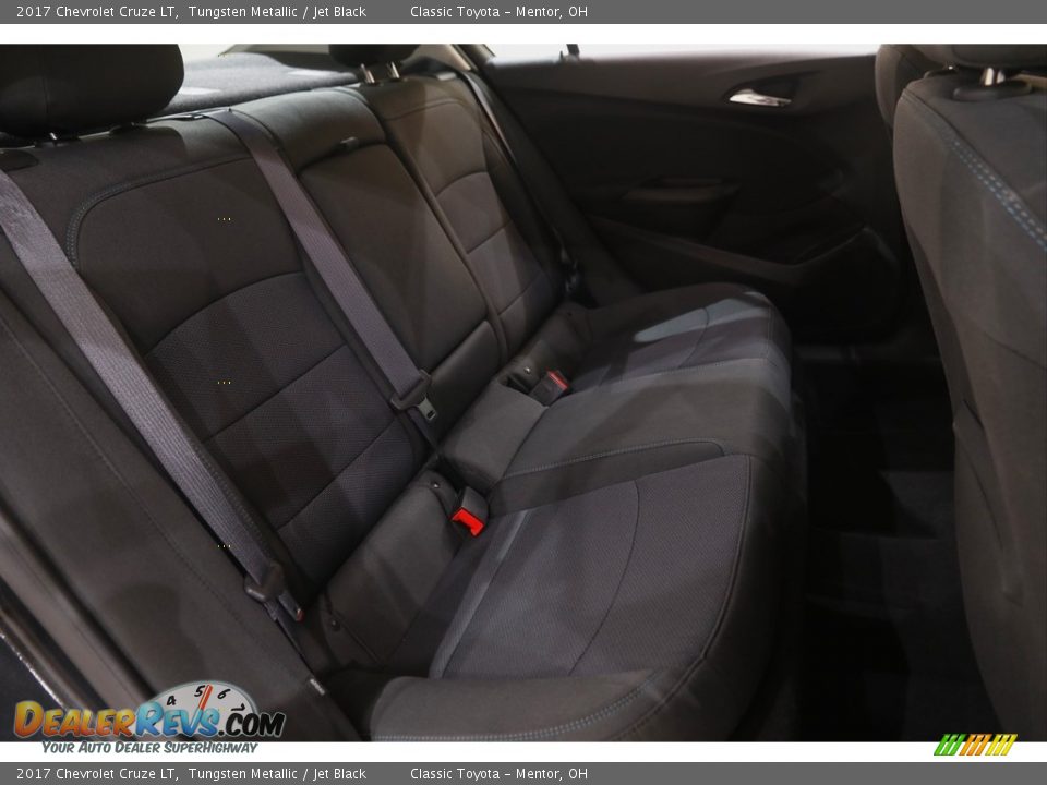 2017 Chevrolet Cruze LT Tungsten Metallic / Jet Black Photo #16