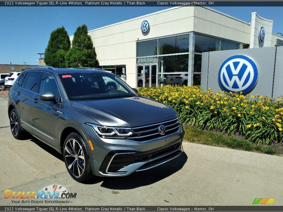 Front 3/4 View of 2022 Volkswagen Tiguan SEL R-Line 4Motion Photo #1