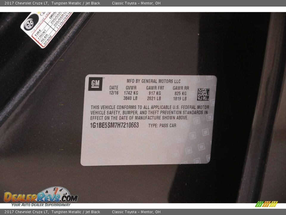 2017 Chevrolet Cruze LT Tungsten Metallic / Jet Black Photo #20