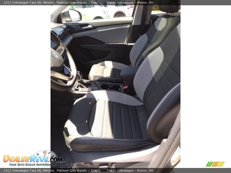 2022 Volkswagen Taos SEL 4Motion Platinum Gray Metallic / Gray Photo #2