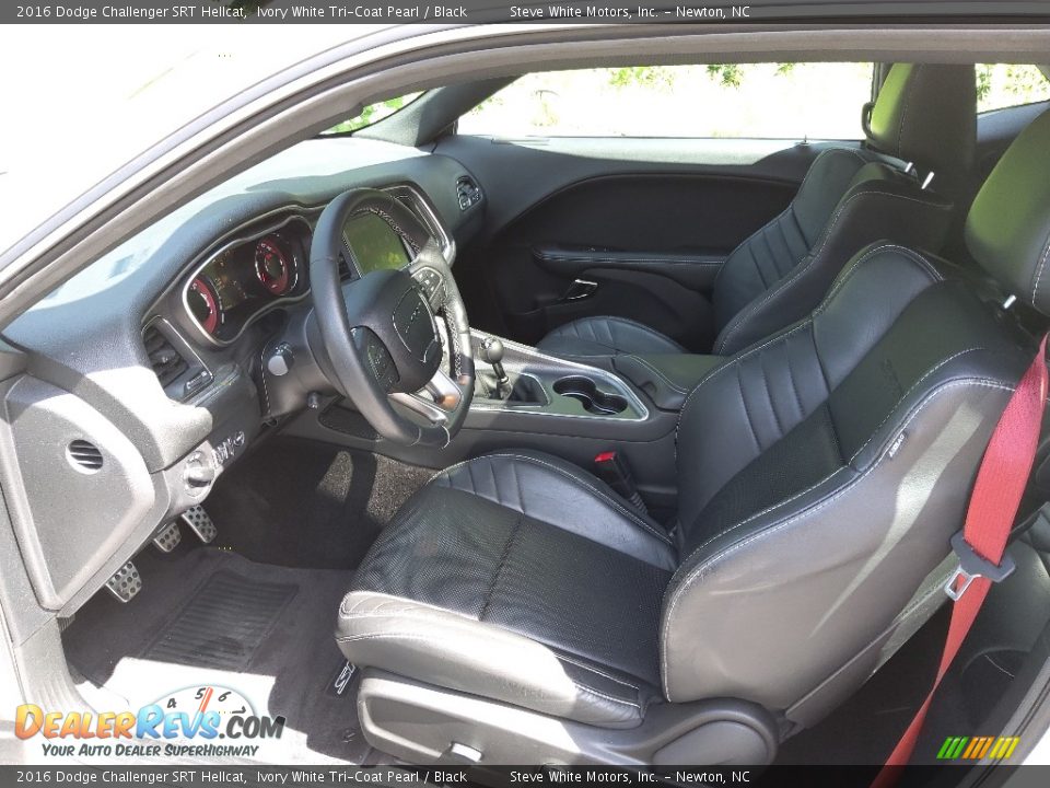 Front Seat of 2016 Dodge Challenger SRT Hellcat Photo #10