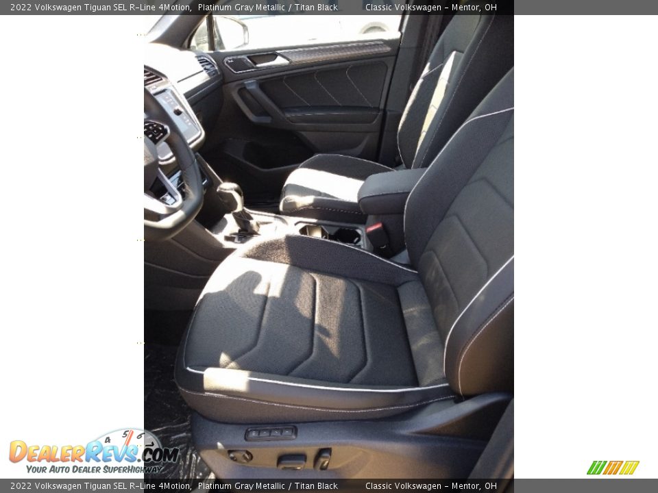 2022 Volkswagen Tiguan SEL R-Line 4Motion Platinum Gray Metallic / Titan Black Photo #2