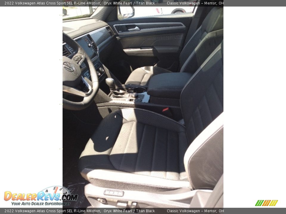 2022 Volkswagen Atlas Cross Sport SEL R-Line 4Motion Oryx White Pearl / Titan Black Photo #2