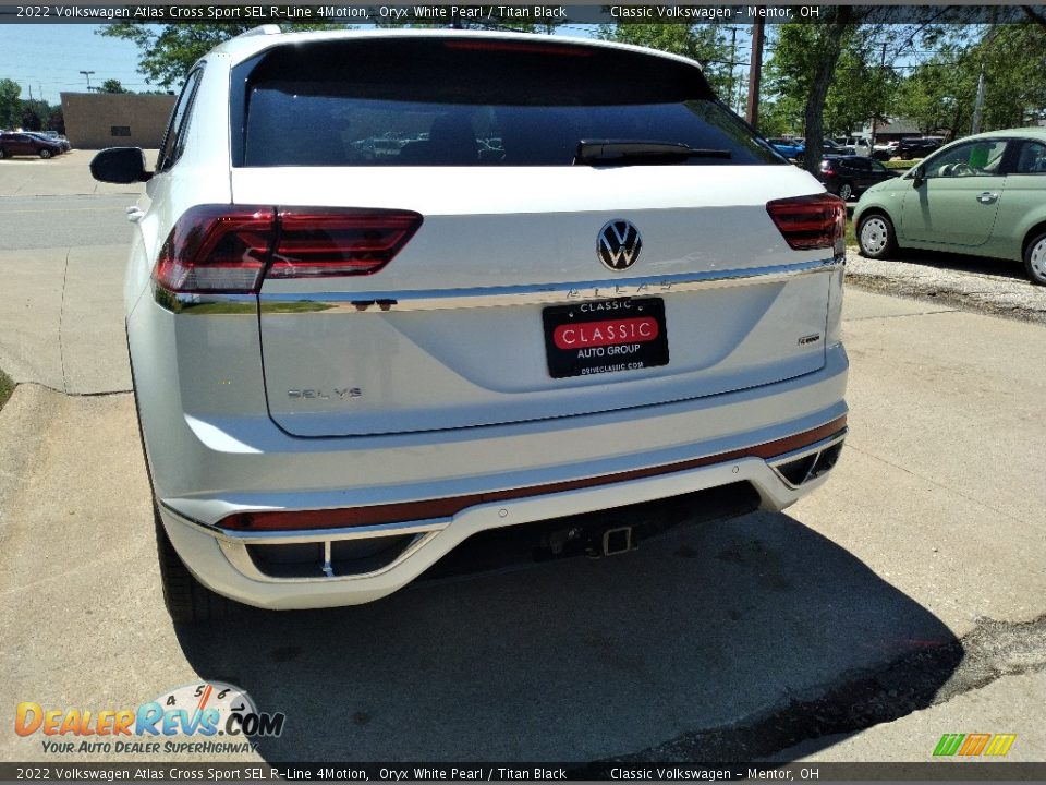 2022 Volkswagen Atlas Cross Sport SEL R-Line 4Motion Oryx White Pearl / Titan Black Photo #4