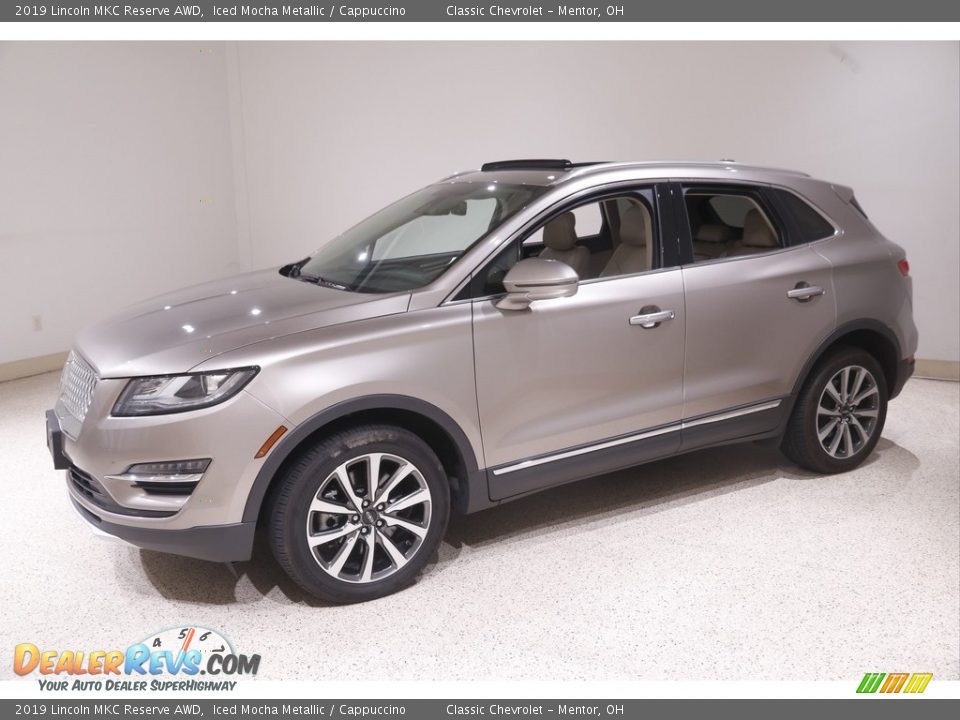 Front 3/4 View of 2019 Lincoln MKC Reserve AWD Photo #3