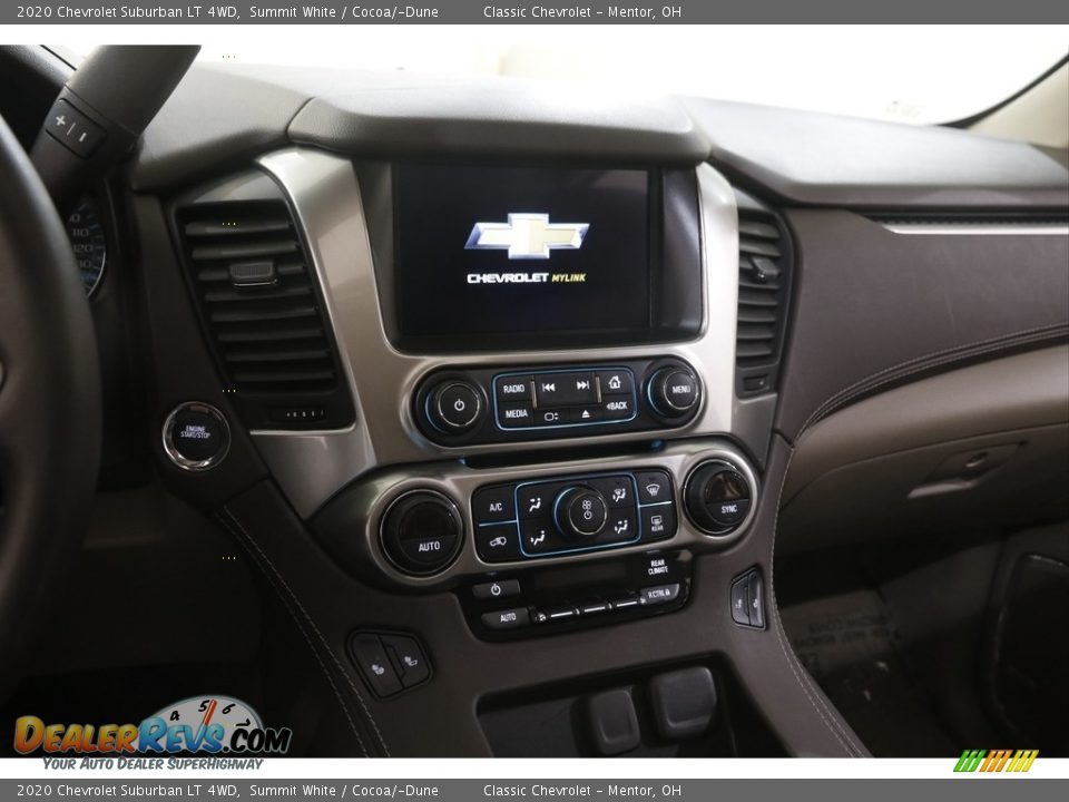 Controls of 2020 Chevrolet Suburban LT 4WD Photo #10