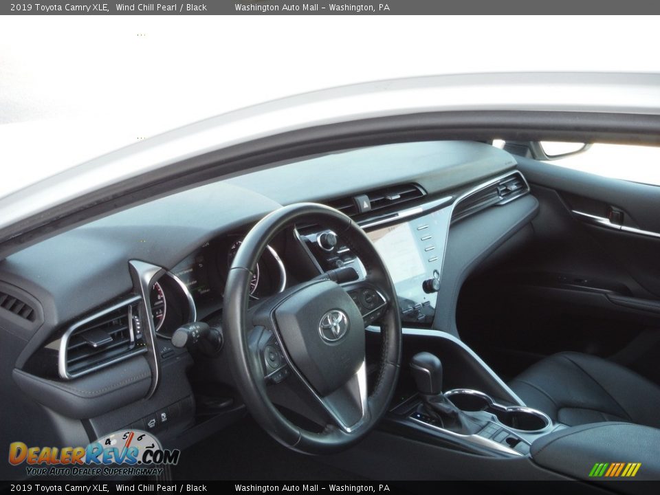 2019 Toyota Camry XLE Wind Chill Pearl / Black Photo #18