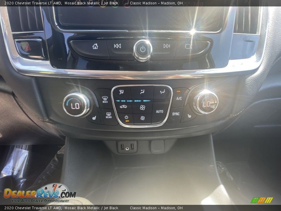 2020 Chevrolet Traverse LT AWD Mosaic Black Metallic / Jet Black Photo #13