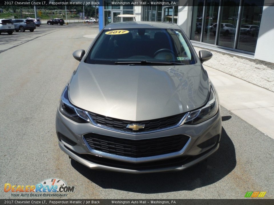 2017 Chevrolet Cruze LT Pepperdust Metallic / Jet Black Photo #4