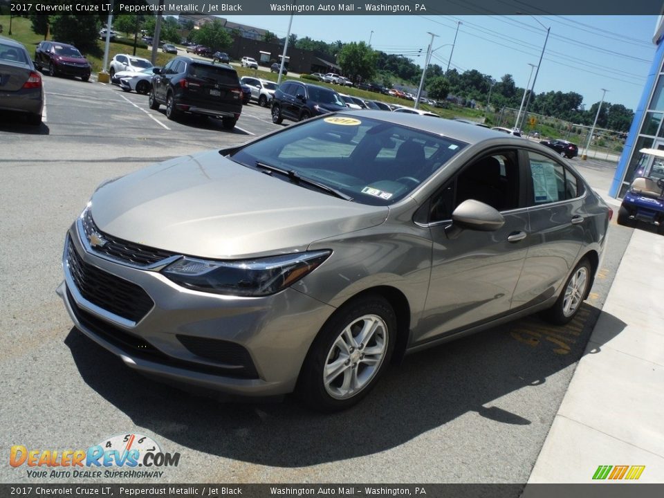 2017 Chevrolet Cruze LT Pepperdust Metallic / Jet Black Photo #5