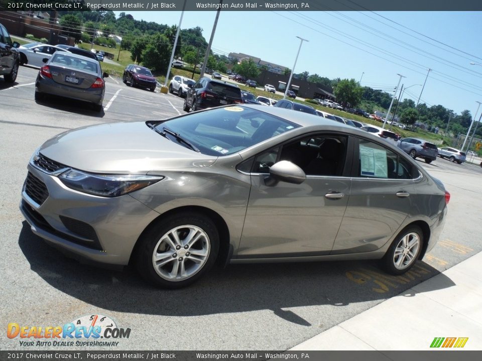 2017 Chevrolet Cruze LT Pepperdust Metallic / Jet Black Photo #6