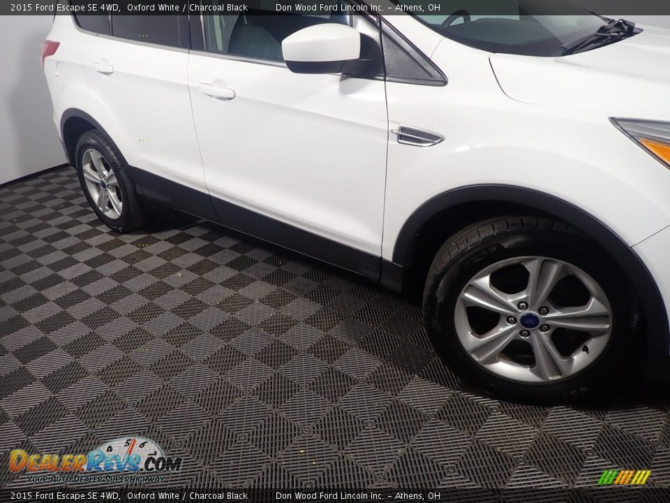 2015 Ford Escape SE 4WD Oxford White / Charcoal Black Photo #4