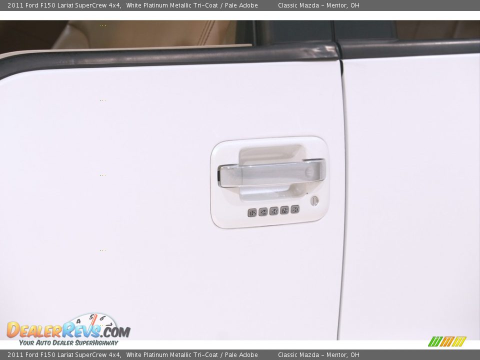 2011 Ford F150 Lariat SuperCrew 4x4 White Platinum Metallic Tri-Coat / Pale Adobe Photo #4