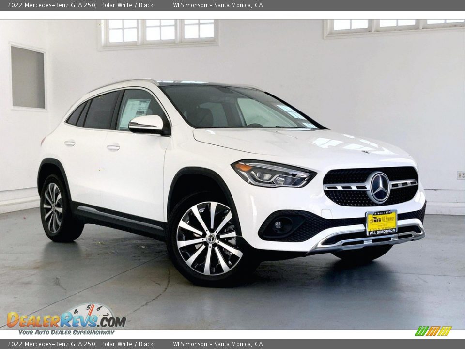 Front 3/4 View of 2022 Mercedes-Benz GLA 250 Photo #12