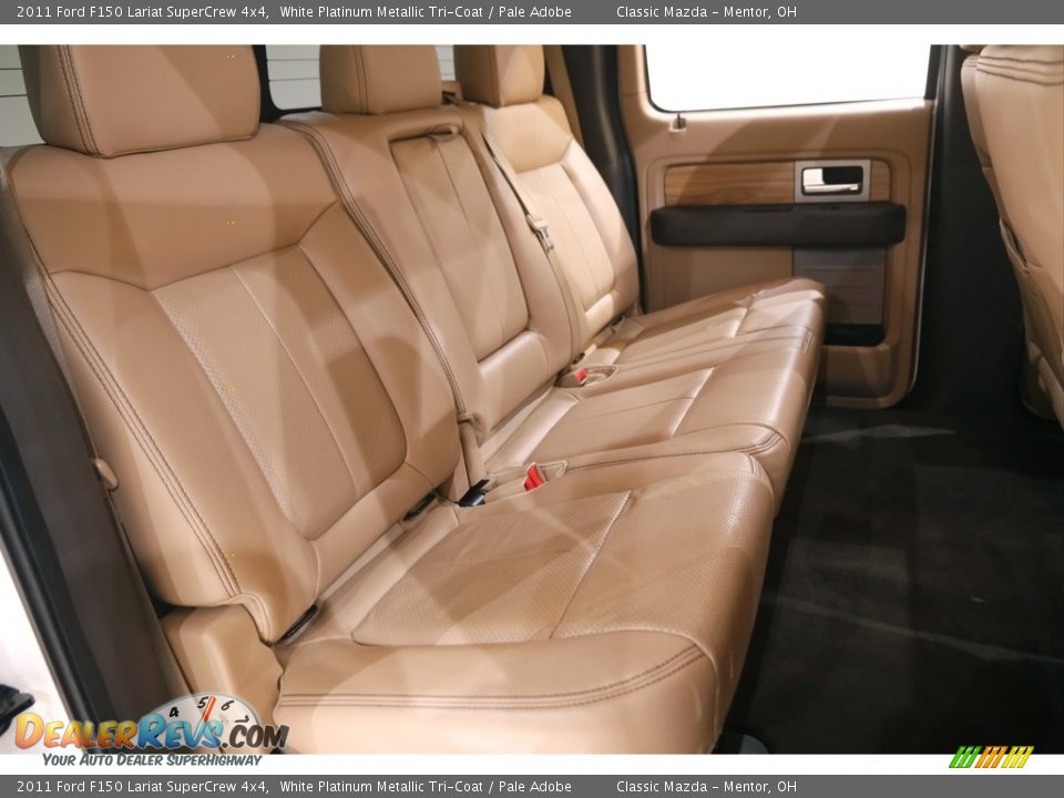 2011 Ford F150 Lariat SuperCrew 4x4 White Platinum Metallic Tri-Coat / Pale Adobe Photo #18