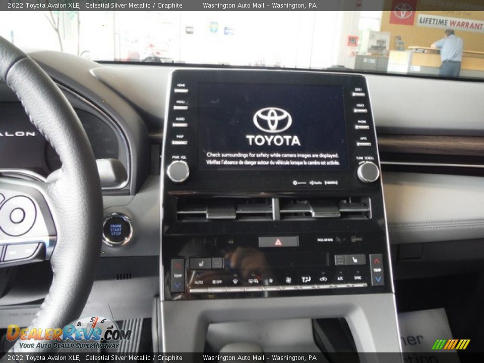 Controls of 2022 Toyota Avalon XLE Photo #15