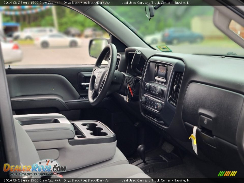 Dashboard of 2014 GMC Sierra 1500 Crew Cab 4x4 Photo #10