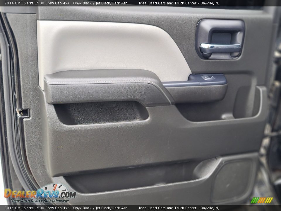 Door Panel of 2014 GMC Sierra 1500 Crew Cab 4x4 Photo #19