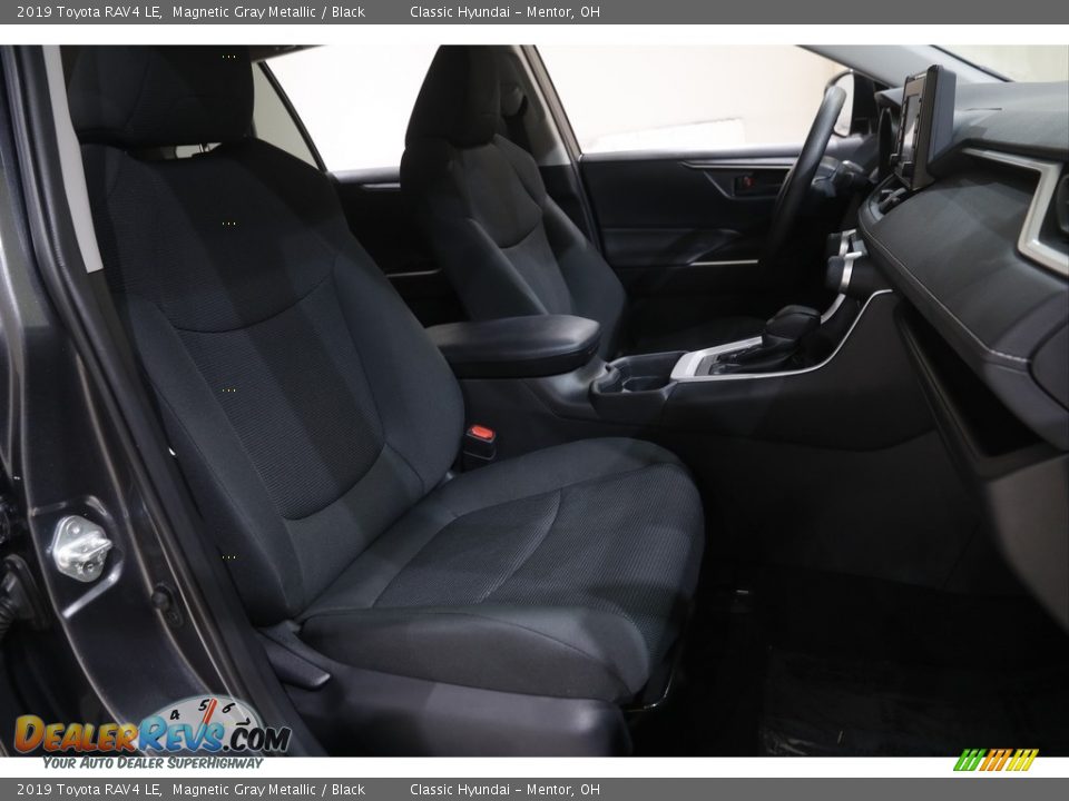 2019 Toyota RAV4 LE Magnetic Gray Metallic / Black Photo #14