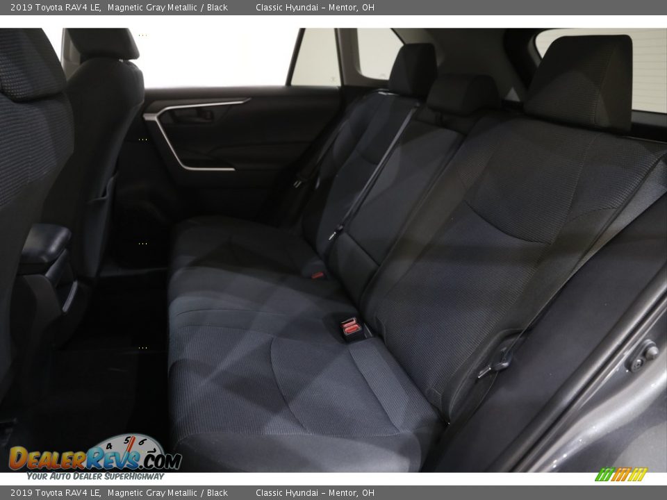 2019 Toyota RAV4 LE Magnetic Gray Metallic / Black Photo #16
