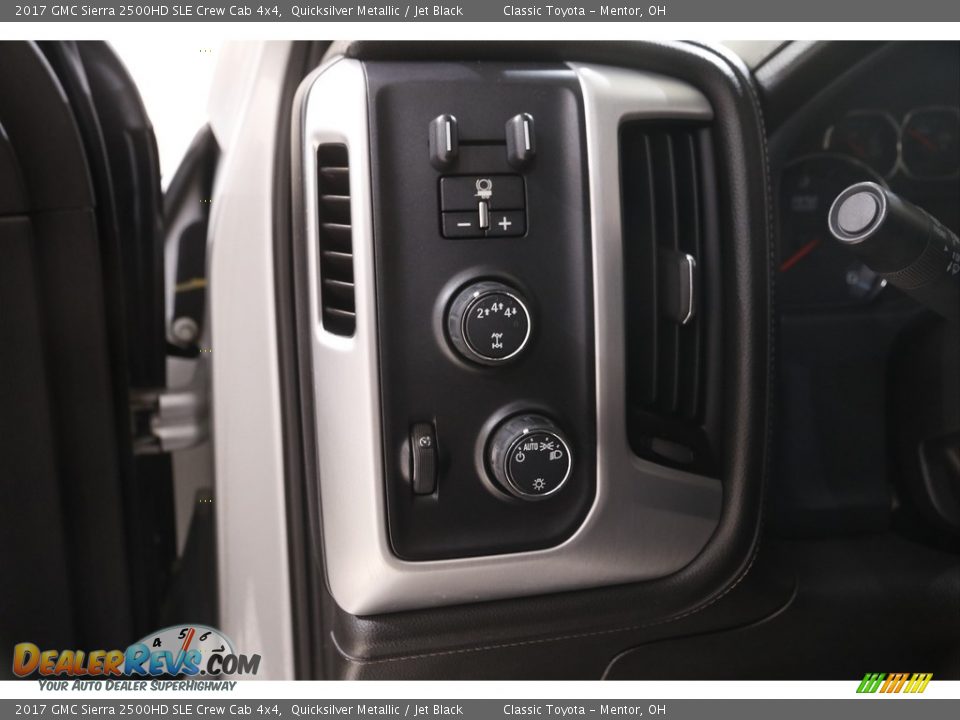 Controls of 2017 GMC Sierra 2500HD SLE Crew Cab 4x4 Photo #6