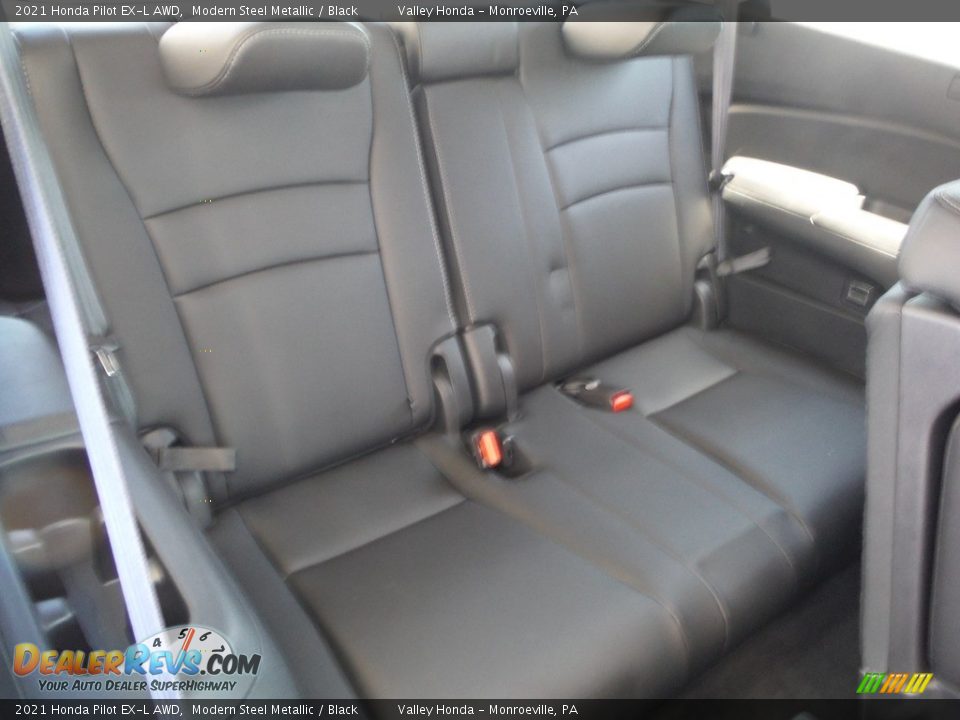 2021 Honda Pilot EX-L AWD Modern Steel Metallic / Black Photo #28