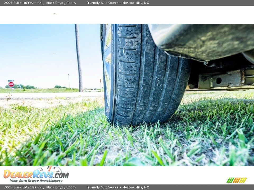 2005 Buick LaCrosse CXL Black Onyx / Ebony Photo #15