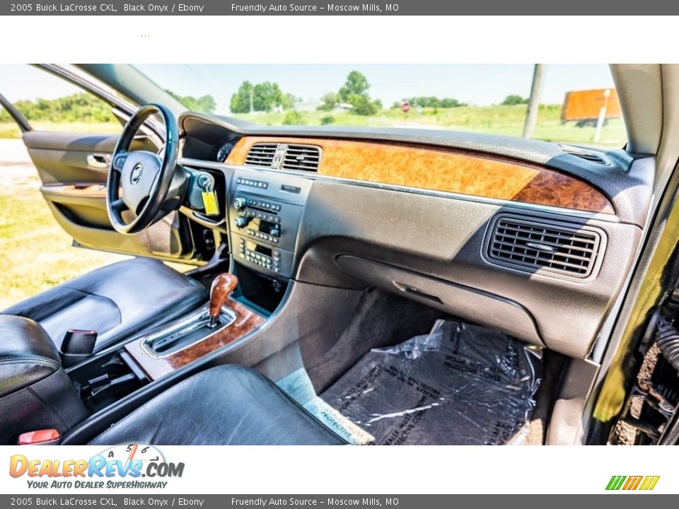 2005 Buick LaCrosse CXL Black Onyx / Ebony Photo #26