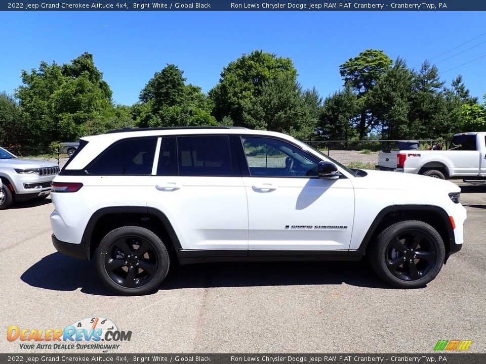 2022 Jeep Grand Cherokee Altitude 4x4 Bright White / Global Black Photo #6