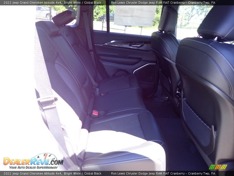 2022 Jeep Grand Cherokee Altitude 4x4 Bright White / Global Black Photo #11