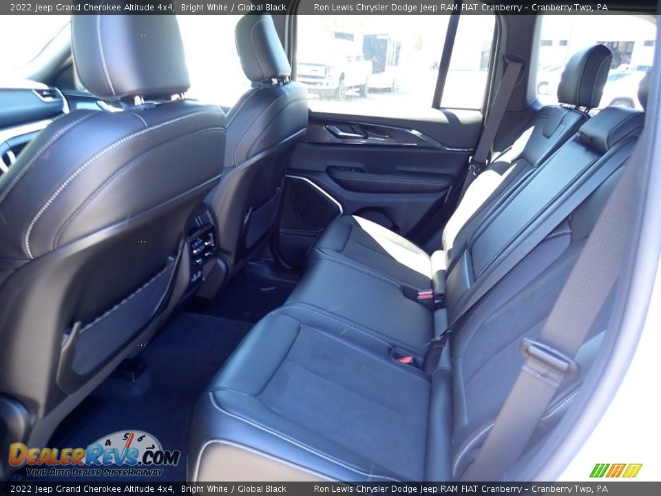 2022 Jeep Grand Cherokee Altitude 4x4 Bright White / Global Black Photo #12