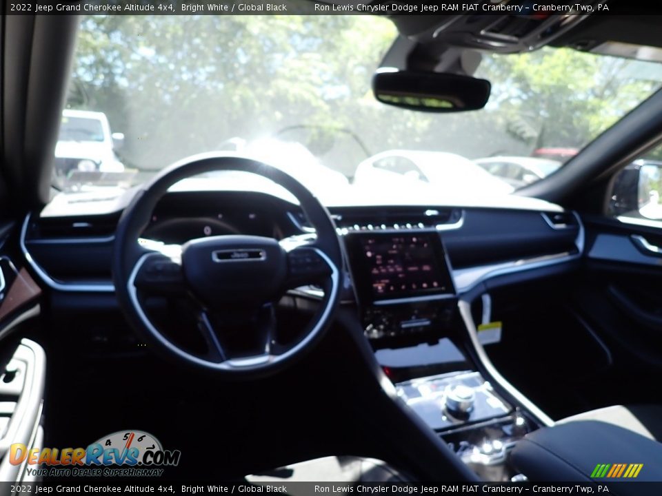 2022 Jeep Grand Cherokee Altitude 4x4 Bright White / Global Black Photo #13
