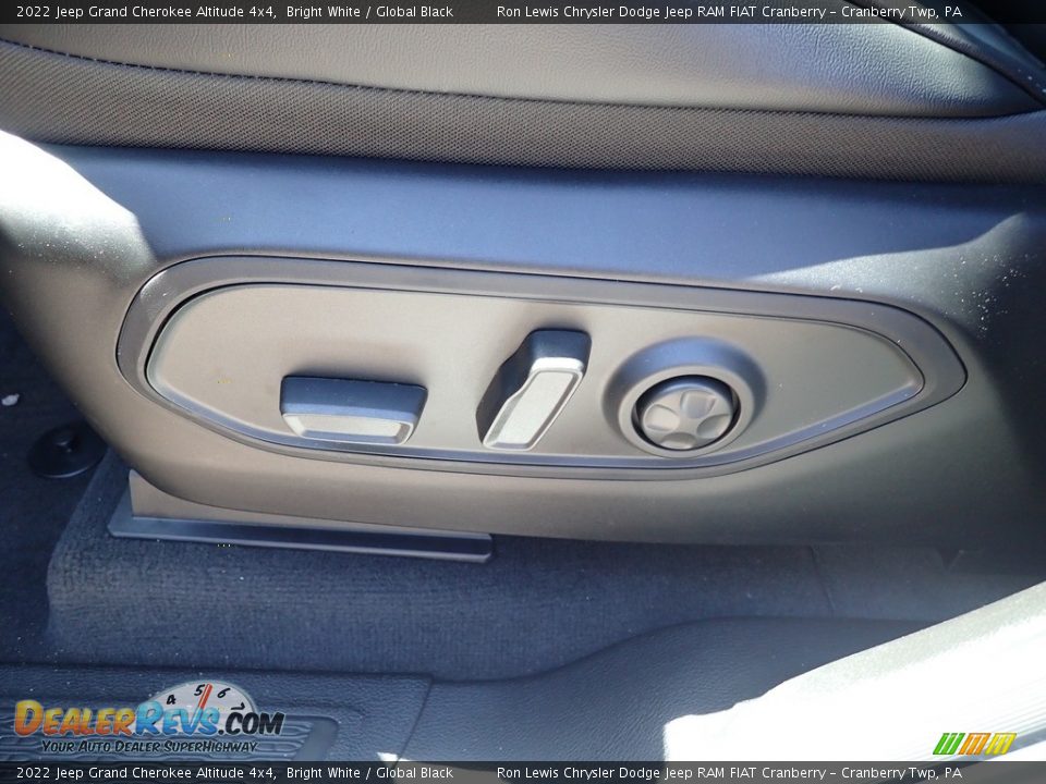 2022 Jeep Grand Cherokee Altitude 4x4 Bright White / Global Black Photo #15