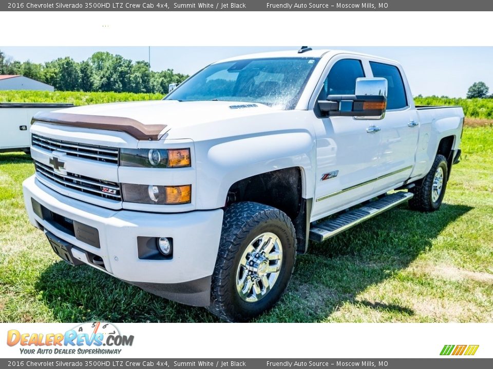 Front 3/4 View of 2016 Chevrolet Silverado 3500HD LTZ Crew Cab 4x4 Photo #8