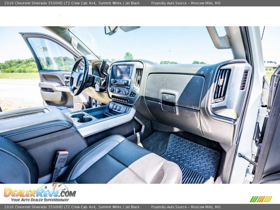 Dashboard of 2016 Chevrolet Silverado 3500HD LTZ Crew Cab 4x4 Photo #23