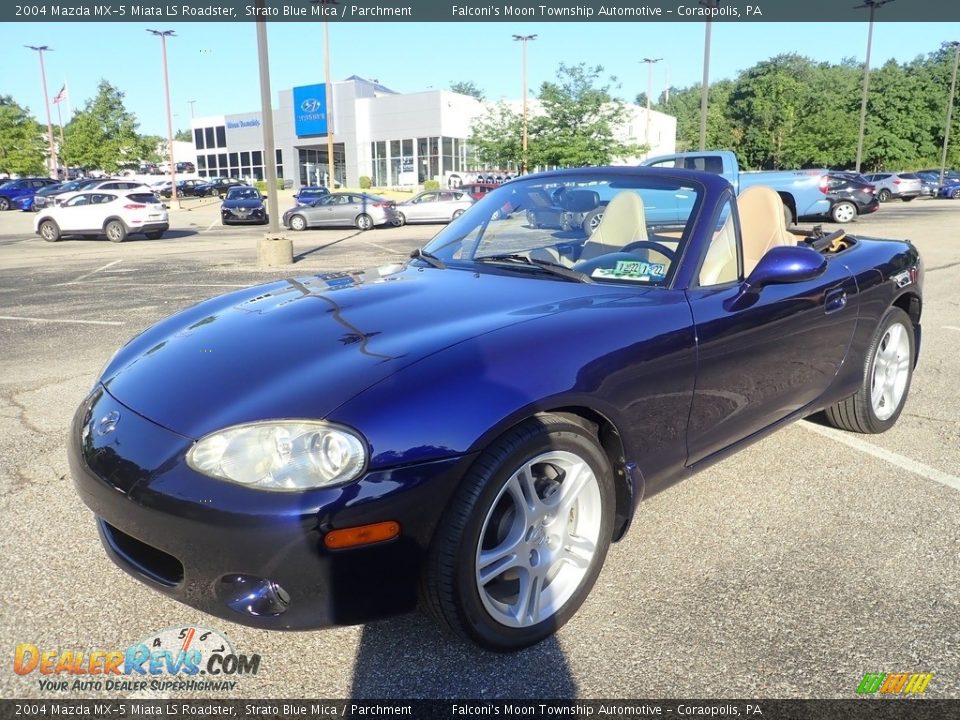 Front 3/4 View of 2004 Mazda MX-5 Miata LS Roadster Photo #6