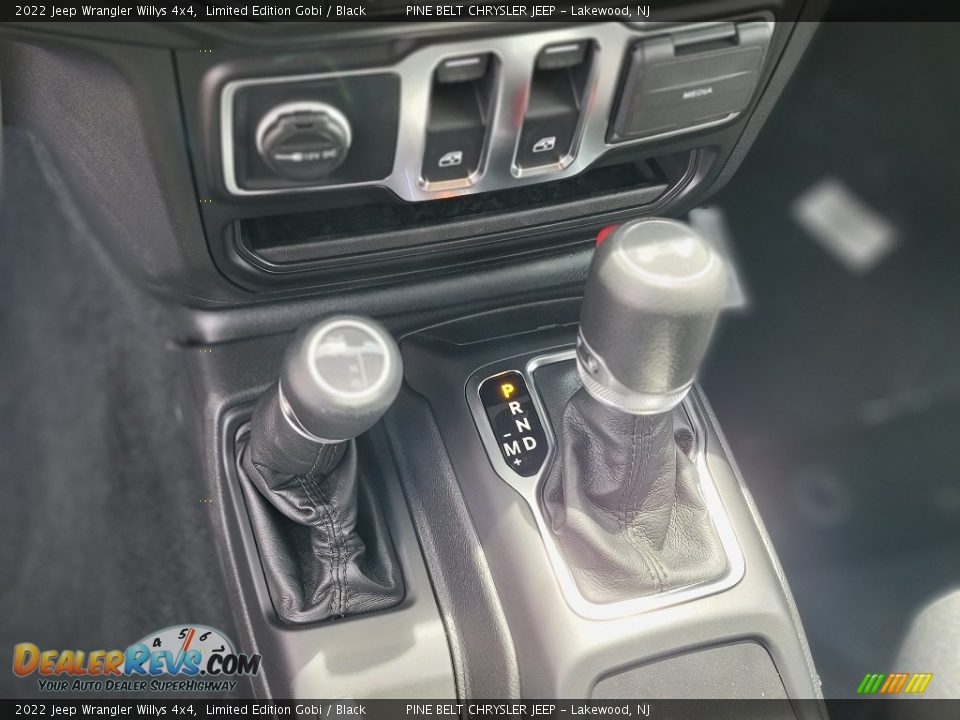 2022 Jeep Wrangler Willys 4x4 Shifter Photo #10