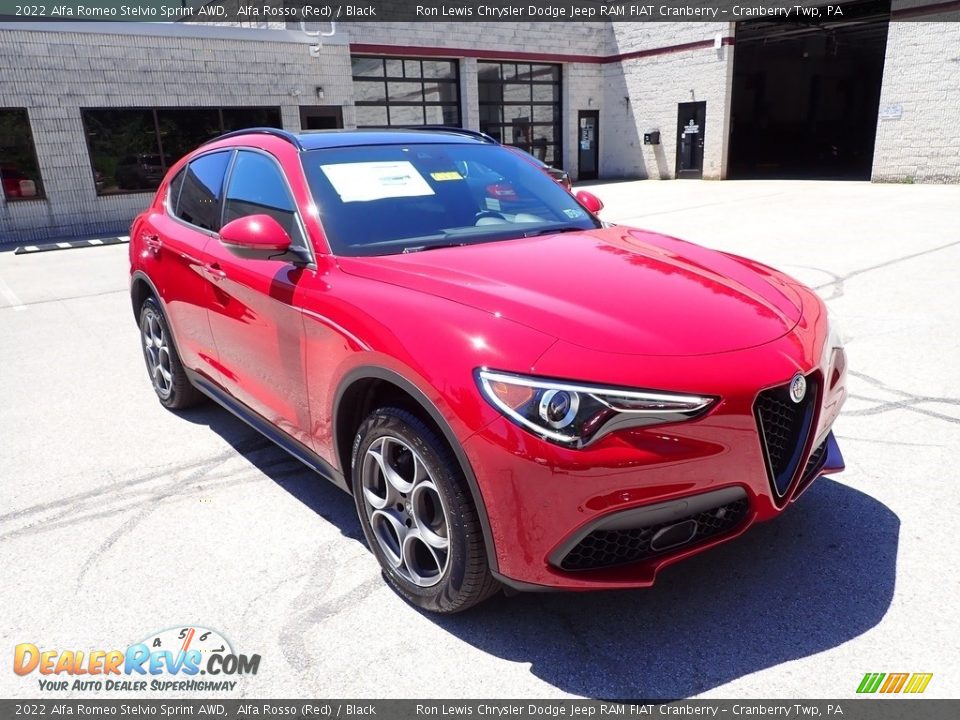 Front 3/4 View of 2022 Alfa Romeo Stelvio Sprint AWD Photo #7