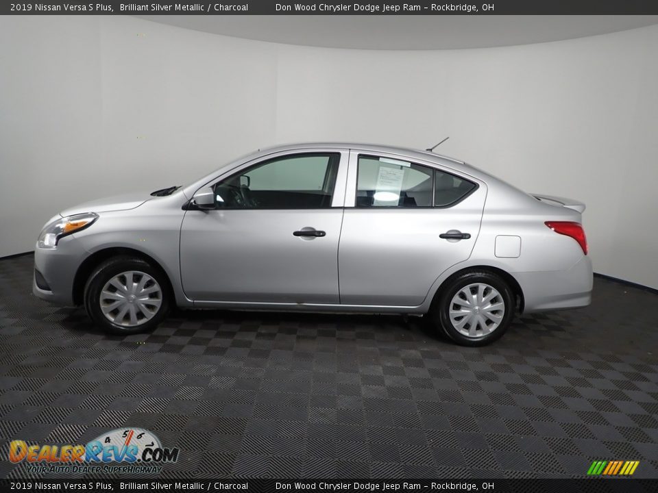 2019 Nissan Versa S Plus Brilliant Silver Metallic / Charcoal Photo #6