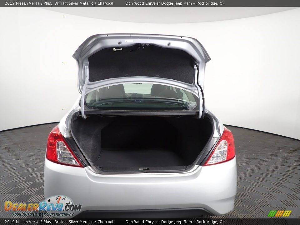 2019 Nissan Versa S Plus Brilliant Silver Metallic / Charcoal Photo #9